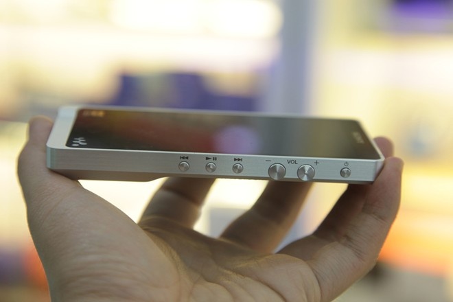 May nghe nhac dang cap Sony Walkman ZX1 sap ban o VN hinh anh