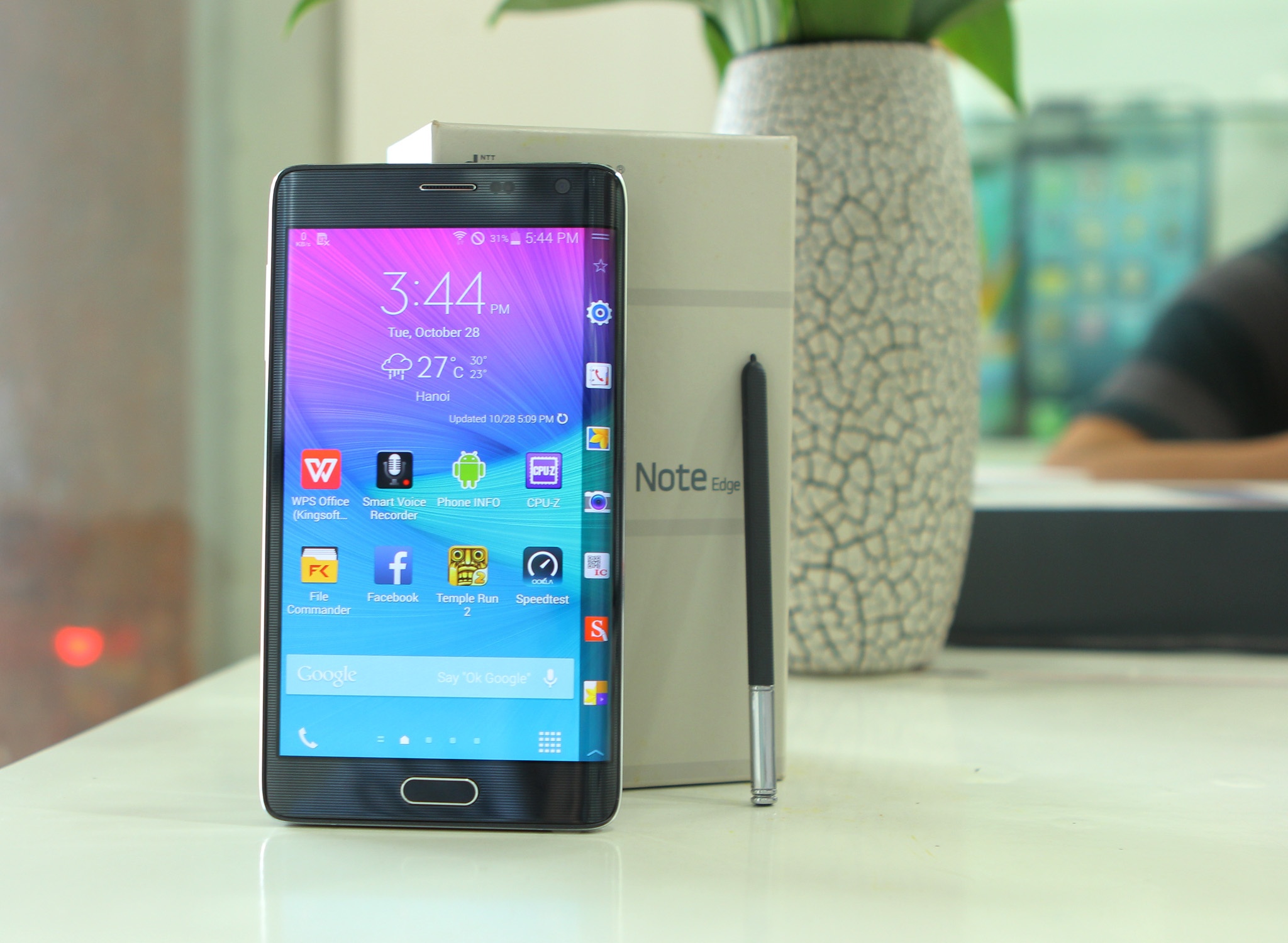 Galaxy Note Edge man hinh cong ve VN voi gia 24 trieu dong hinh anh