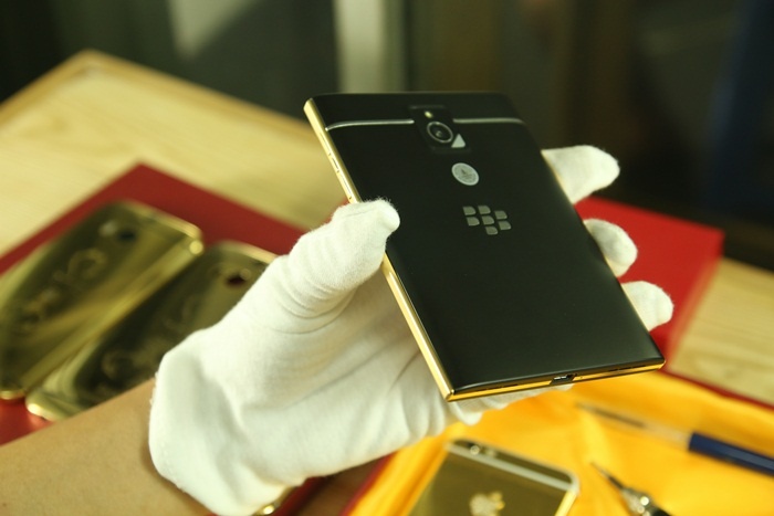 Ma vang BlackBerry Passport voi 8-10 trieu dong tai Viet Nam hinh anh