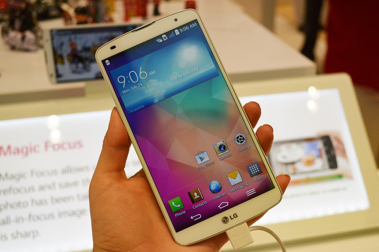 LG G Pro 2 giam gia ve 8,9 trieu, ngang Lumia 1520 hinh anh