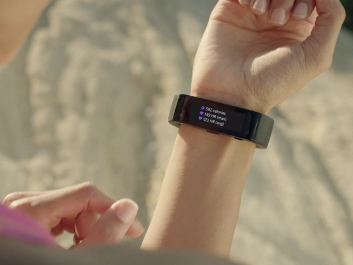 Microsoft Band ra mat voi gia 199 USD hinh anh