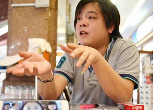 Dan mang Singapore day song vi chu hang iPhone lua khach VN hinh anh