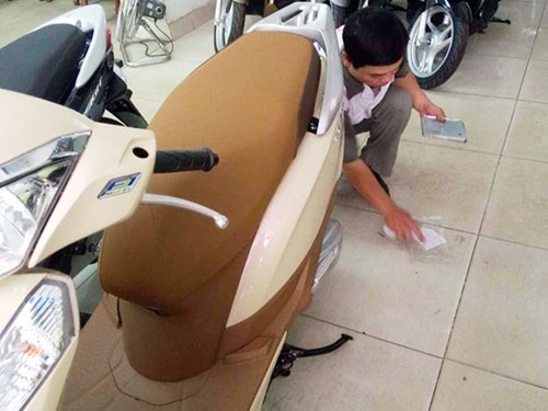 Sot gia xe Lead, khach hang chiu thiet hinh anh