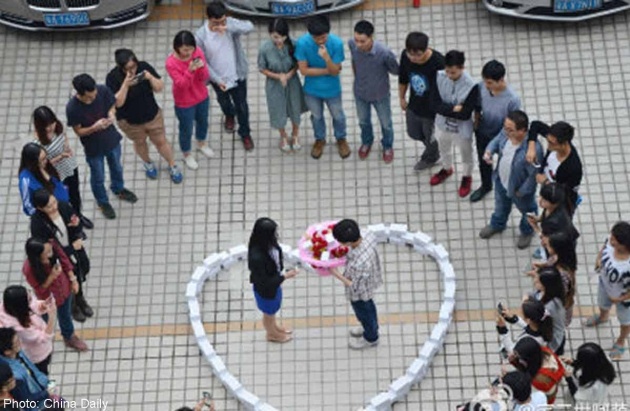 Mua 99 chiec iPhone 6 de to tinh hinh anh