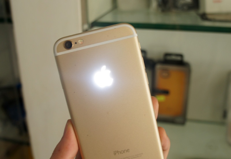 iPhone 6 do logo tao khuyet phat sang tai Ha Noi hinh anh