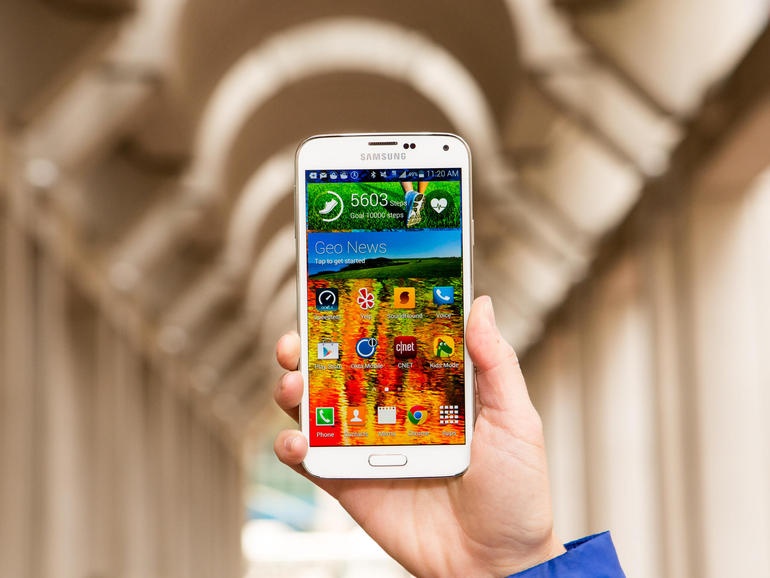 Galaxy S5 ban gia 1 USD trong ngay ‘thu 6 den’ hinh anh