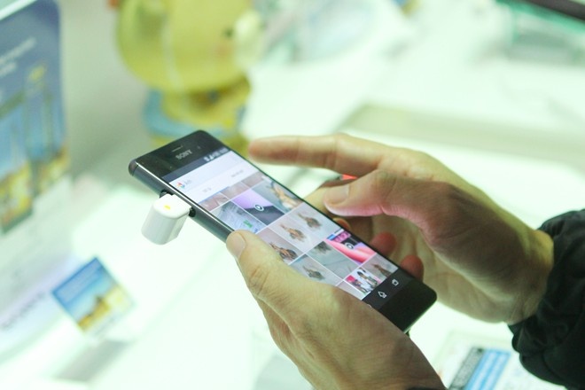 Loat smartphone cao cap giam gia tuan qua hinh anh