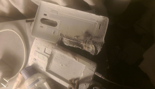 LG G3 bat ngo phat no khi sac hinh anh