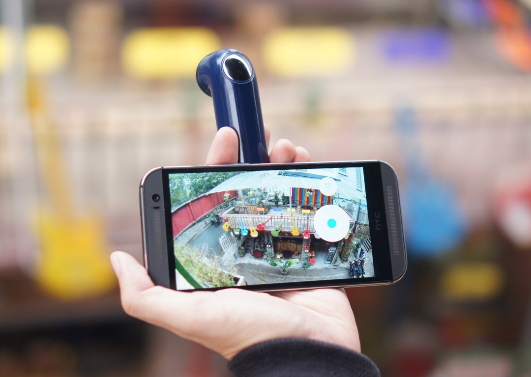 Mo hop RE Camera - do choi chup anh hinh ong nuoc cua HTC hinh anh