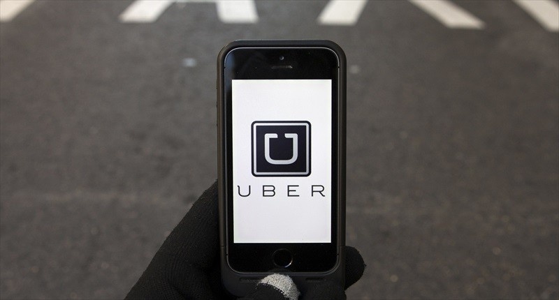 Uber gây nhiều tranh cãi tại Việt Nam. Ảnh: Reuters.