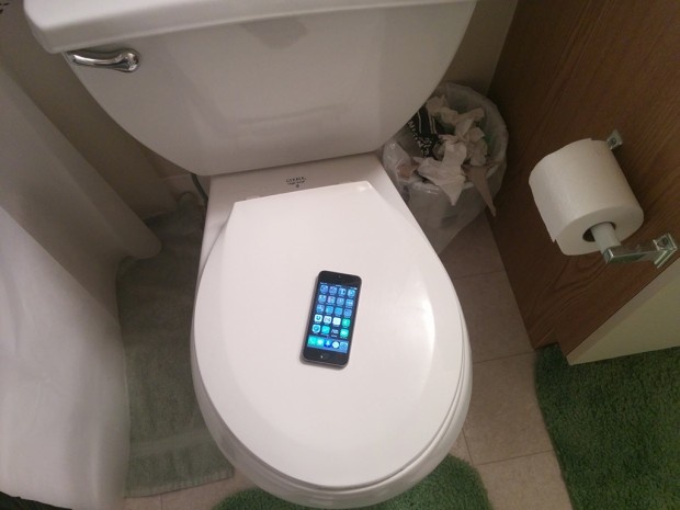 Tai sao iPhone ban gap 18 lan bon cau? hinh anh