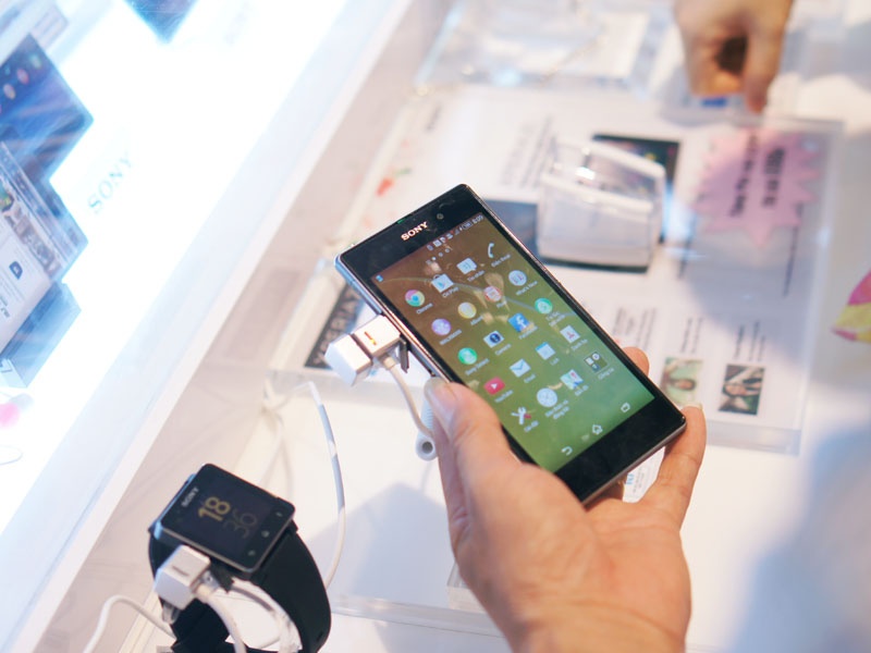 Theo chan Nokia, Sony can nhac ban mang di dong hinh anh