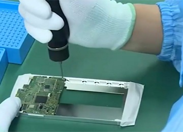 Can canh day chuyen san xuat smartphone made in VN cua BKAV hinh anh