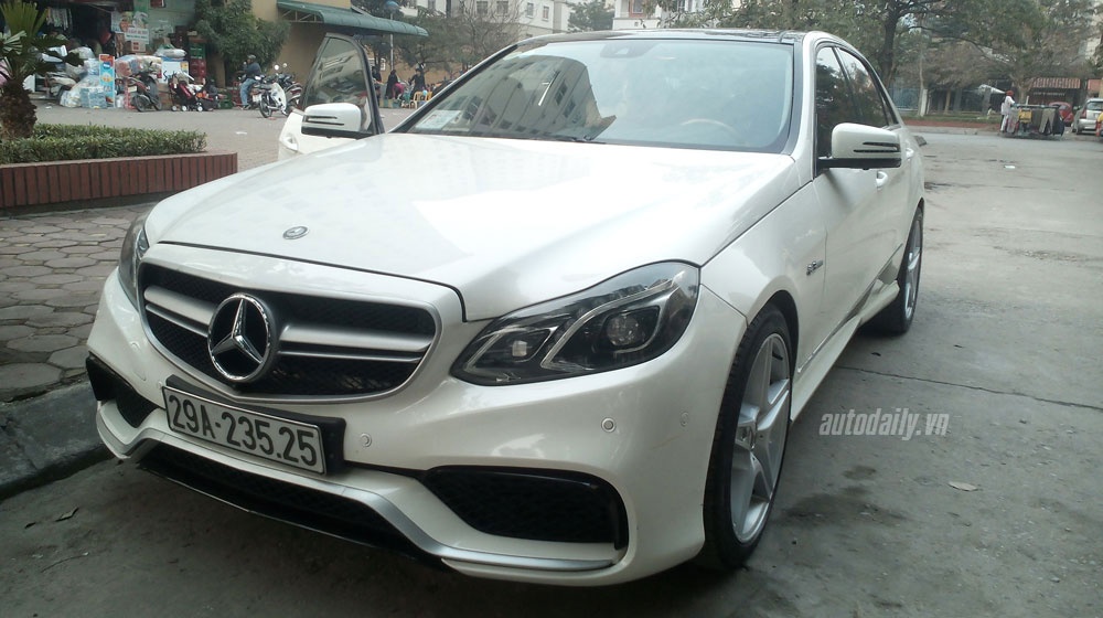 Mercedes E300 do len E63 AMG 2014 cuc ngau tai Ha Noi hinh anh