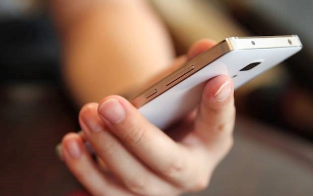 Dien thoai Xiaomi Mi 4 gia 8,5 trieu bi to cai san ma doc hinh anh