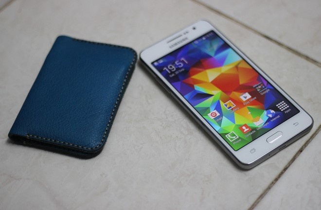 Smartphone tu suong gia mem cua Samsung giam gia hinh anh