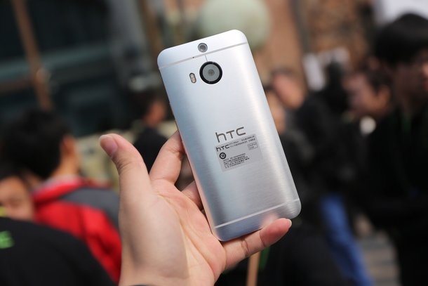 HTC One M9 Plus ra mat voi cam bien van tay, camera kep hinh anh