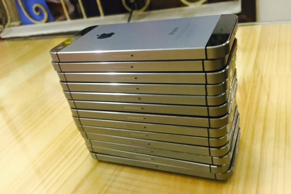 Sau iPhone 5C, 5S khoa mang gia 6 trieu ruc rich do bo VN hinh anh