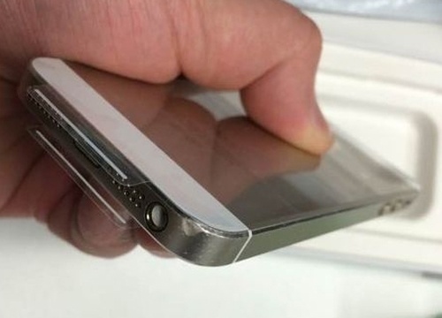 Foxconnn xa hang iPhone 4, 5S gia tu 80 USD o Trung Quoc hinh anh