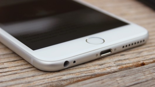 Lo cau hinh iPhone 6S voi camera selfie 5 cham hinh anh