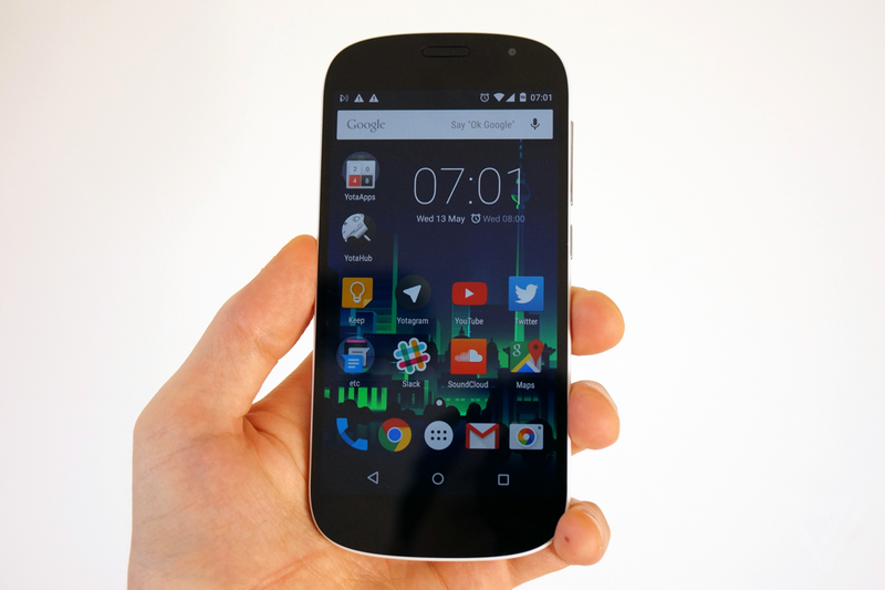 Đây là một trong những chiếc máy Android độc đáo nhất của năm 2014. Ảnh: The Verge.