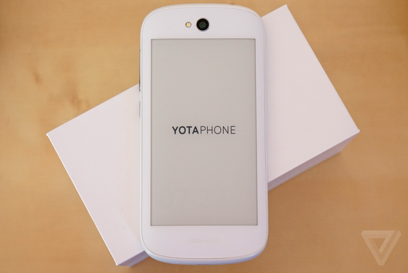 ‘iPhone nuoc Nga’ them ban mau trang, gia giam manh hinh anh
