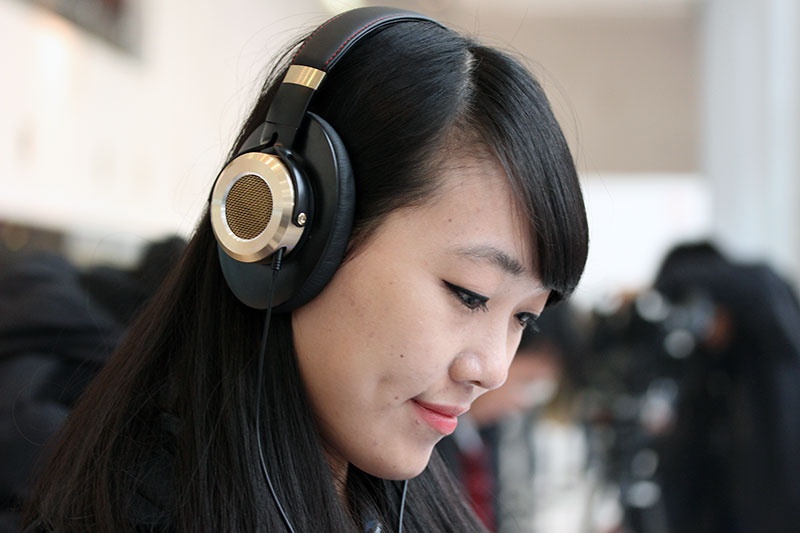 Xiaomi bat dau tan cong san nha cua Apple hinh anh