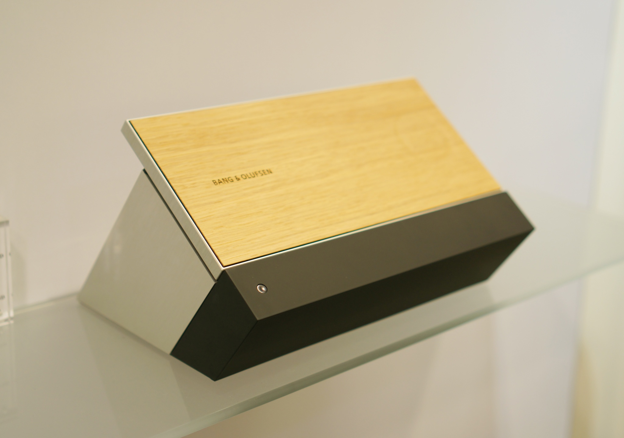 He thong dieu khien am nhac theo cam xuc gia 75 trieu tu B&O hinh anh