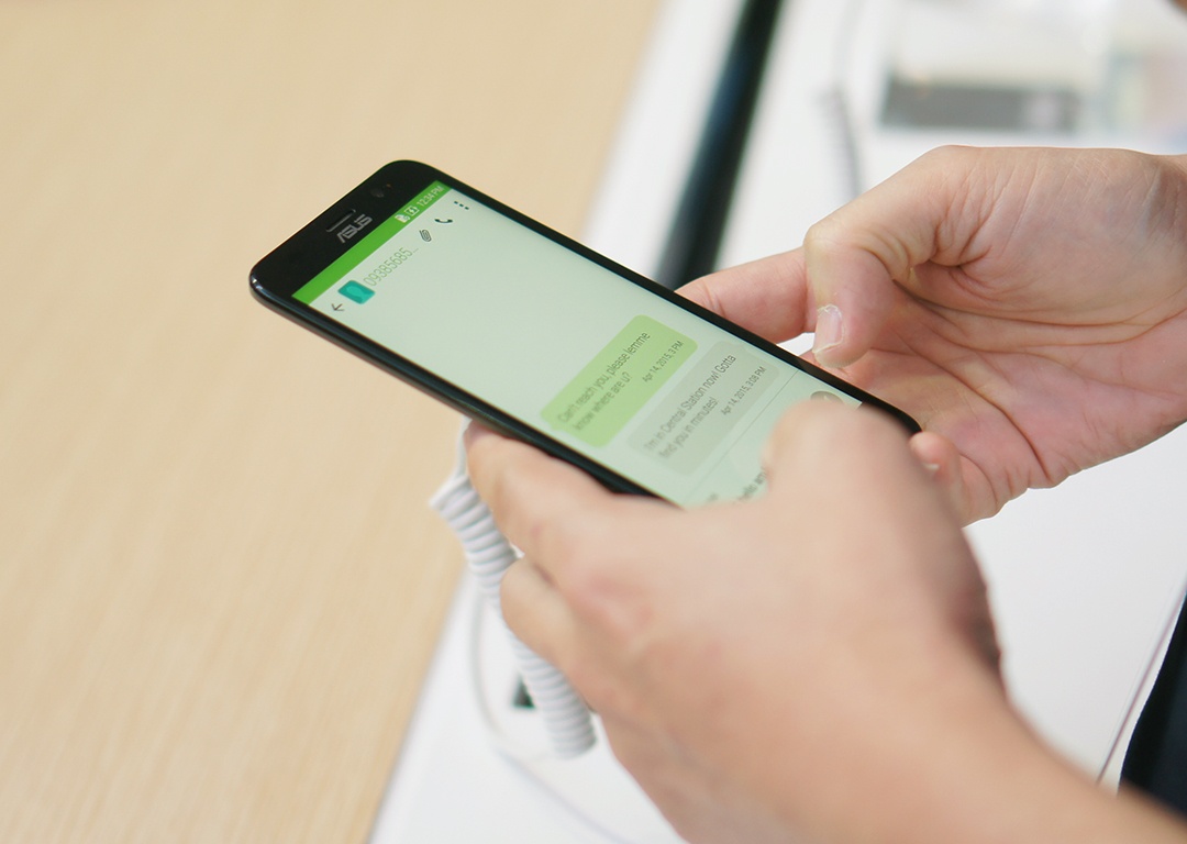 Zenfone 2 ban cau hinh cao nhat dat khach hinh anh