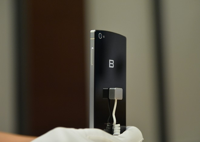 'Bphone chua xung voi gia gan 11 trieu dong' hinh anh