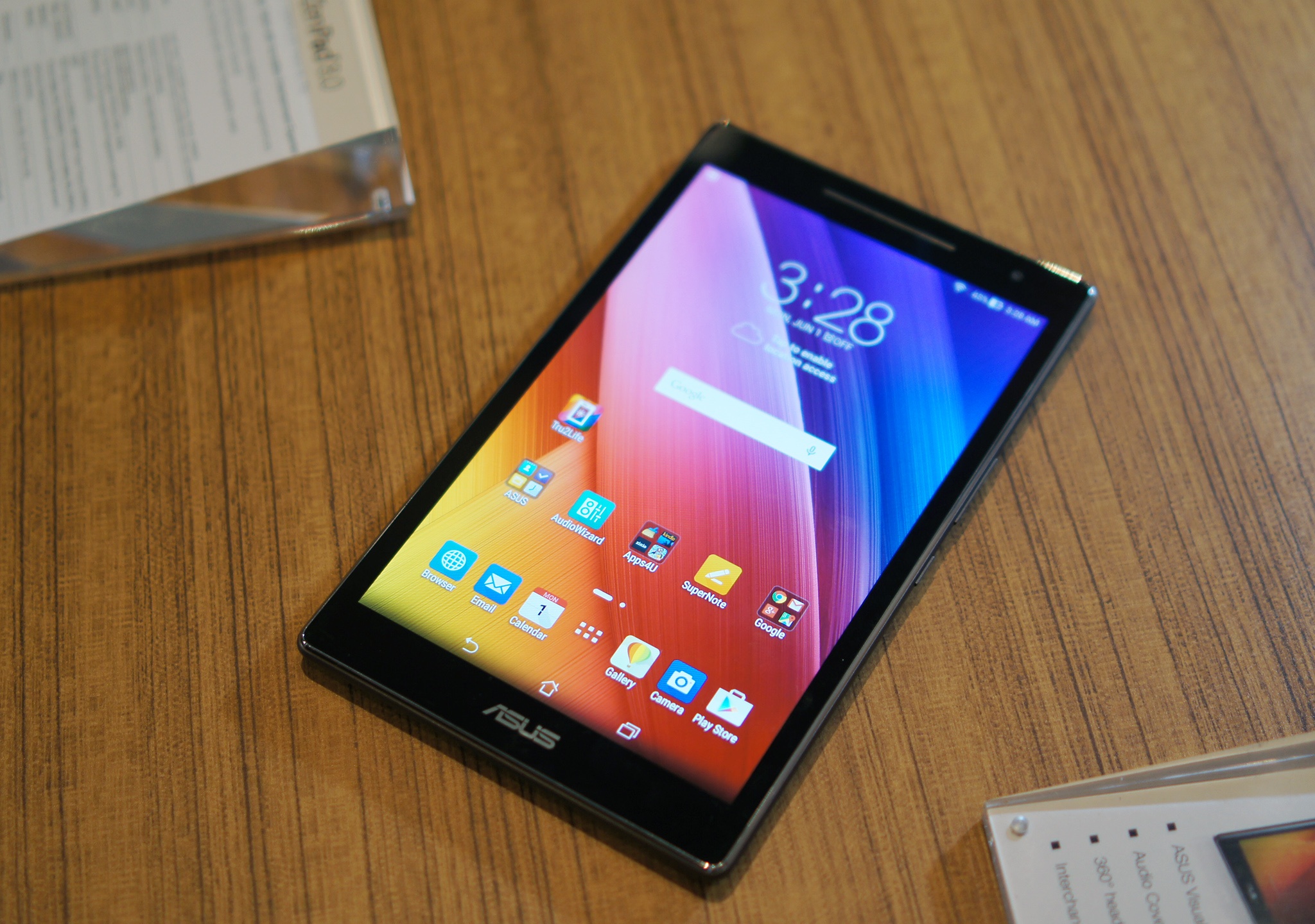 Can canh tablet Zenpad voi do choi doc dao vua ra mat hinh anh