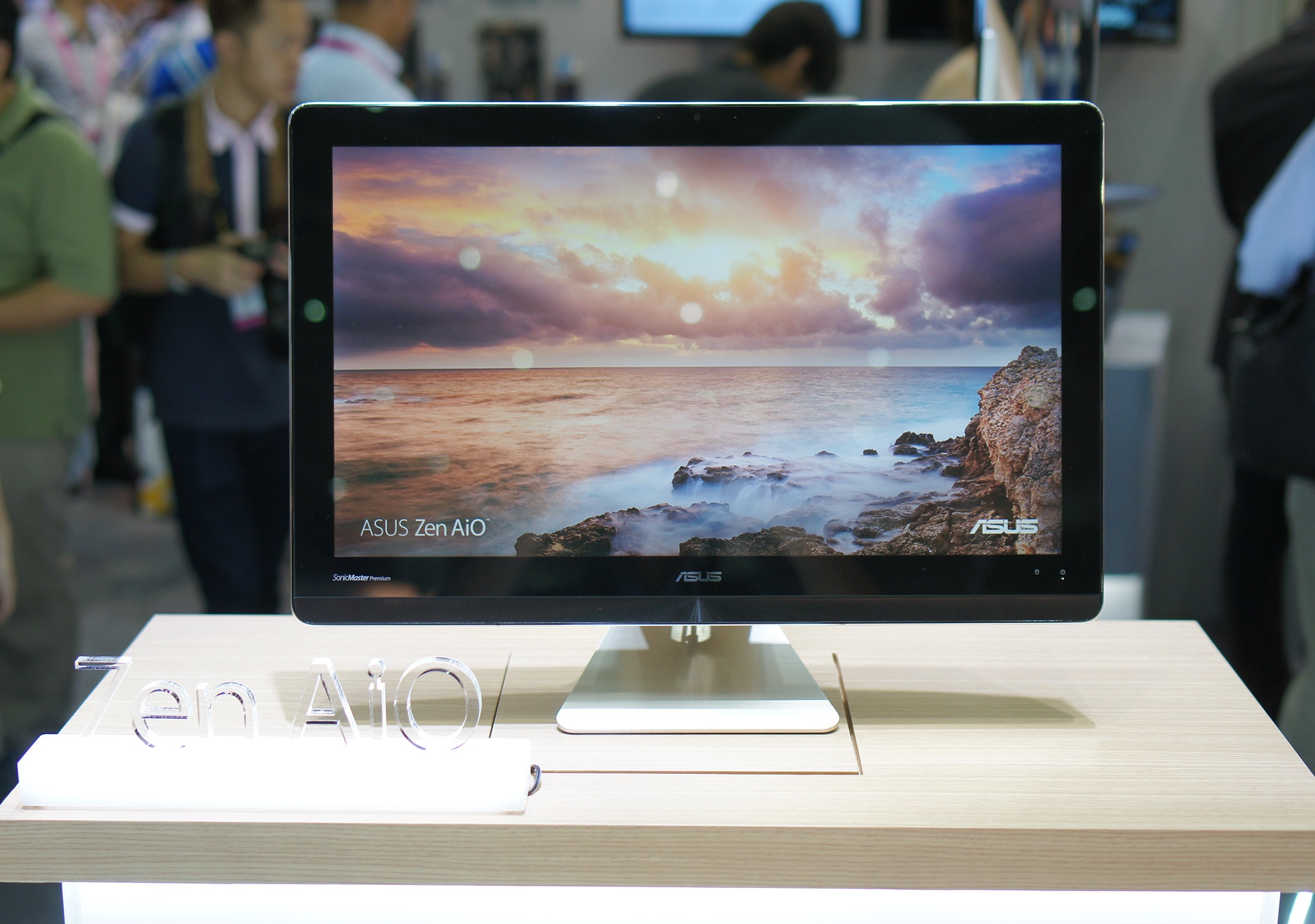 May tinh all-in-one voi RAM 32 GB tu Asus hinh anh