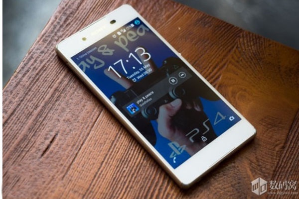 Vua len ke, Xperia Z4 da gap loi nong may hinh anh
