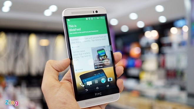 HTC One E8 là model mới nhất về Việt Nam theo diện xả hàng. Ảnh: Duy Tín.