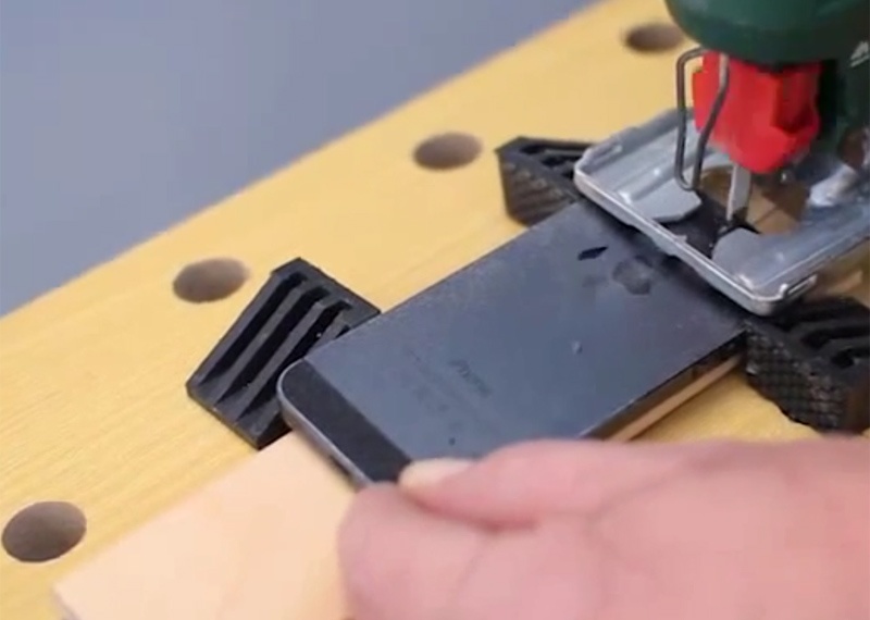 Cua doi iPhone, laptop gui vo cu sau khi ly hon hinh anh