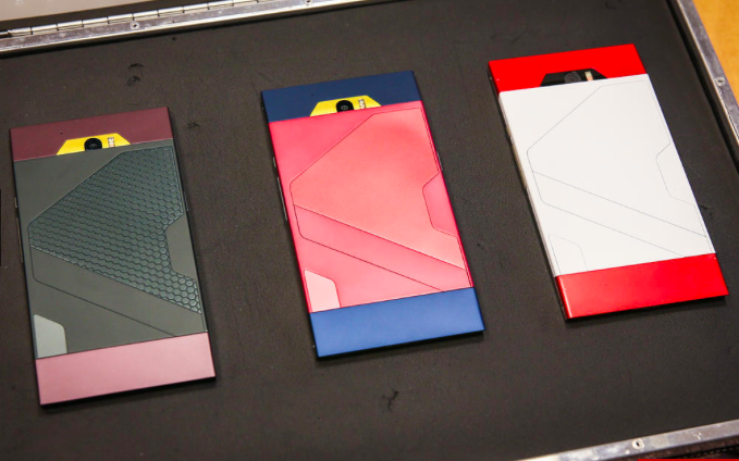 Smartphone lam tu kim loai long, bao mat tot nhat the gioi hinh anh