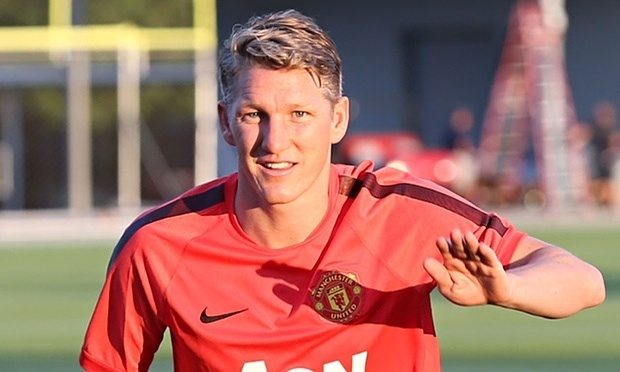 Bastian Schweinsteiger sẽ giữ vai trò điều tiết lối chơi của Quỷ đỏ trong mùa giải mới. Ảnh: Getty Imates.
