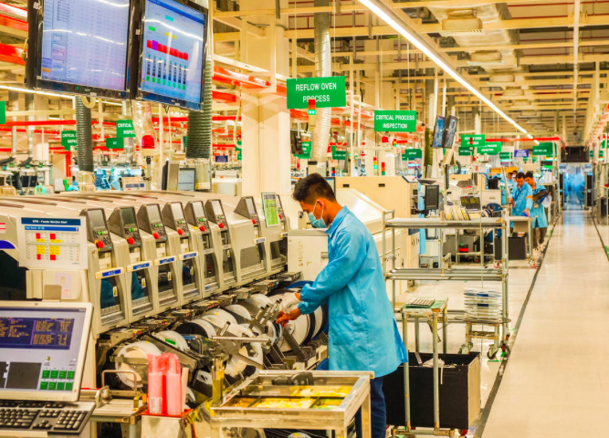 Bao My: 'Sinh vien cong nghe VN ra truong phai dao tao lai' hinh anh