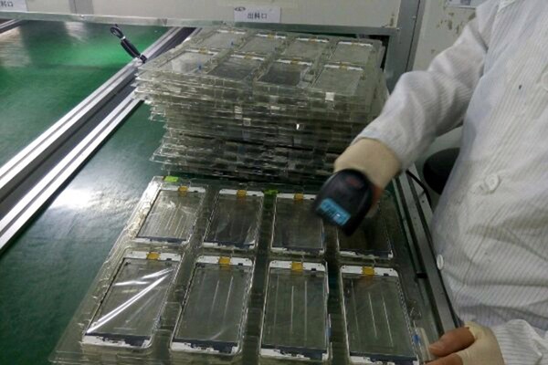 Lo anh iPhone 6S duoc san xuat hang loat hinh anh