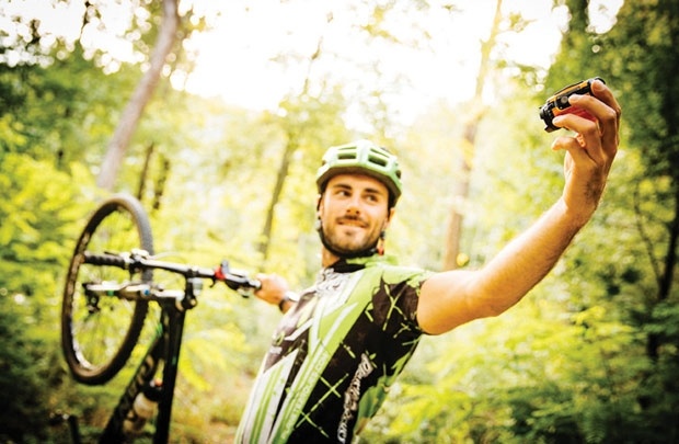 Camera cho nguoi thich du lich, me toc do hinh anh