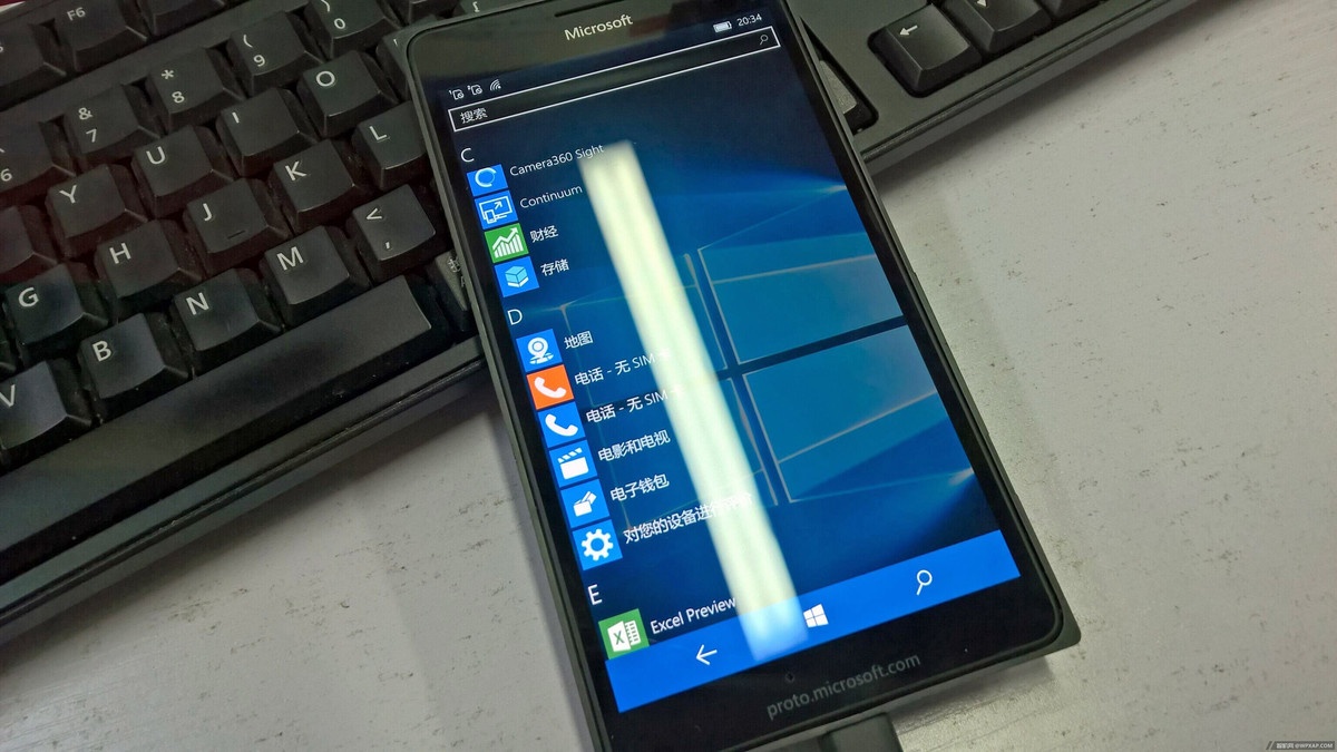 Ban mau Lumia 950 XL lan dau lo dien hinh anh