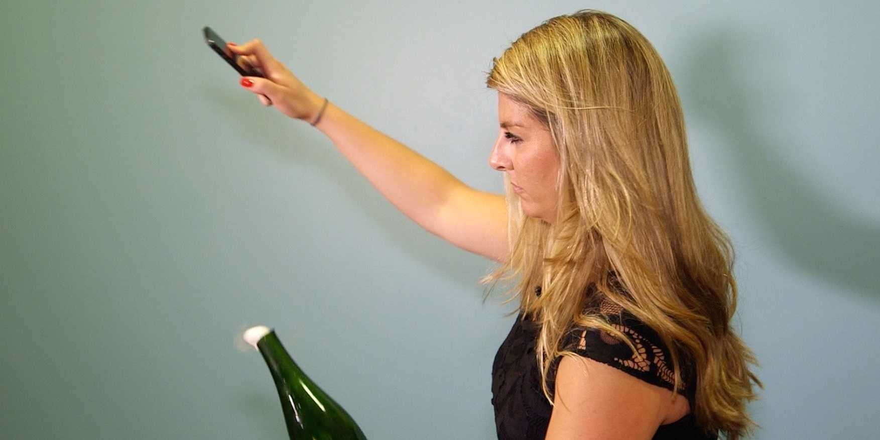 Mo nap champagne bang iPhone 5 hinh anh