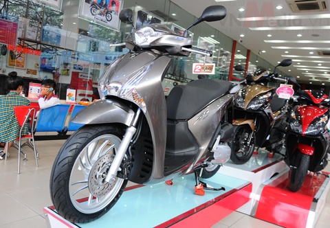 Xe may Honda khan hang, doi gia trong thang Ngau hinh anh