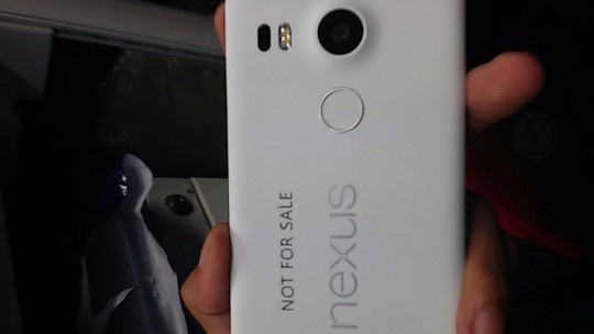LG Nexus 5 moi lo toan bo cau hinh hinh anh