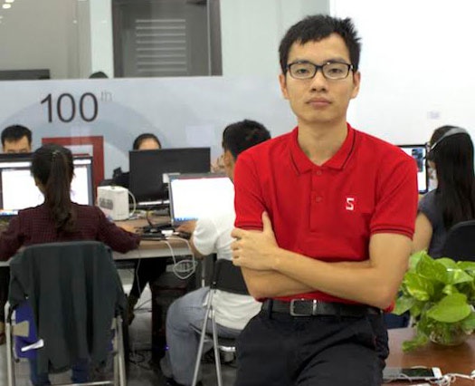 Tu chang ban dien thoai dao den ong chu 19 cua hang di dong hinh anh