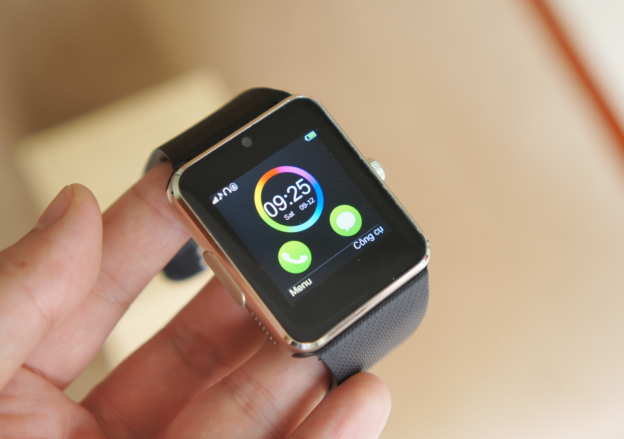 Mo hop smartwach da nang Inwatch B gia 1,2 trieu dong hinh anh