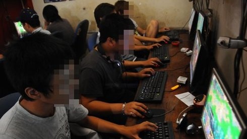 Dai ly Internet o TP HCM phai dong cua sau 22 gio hinh anh