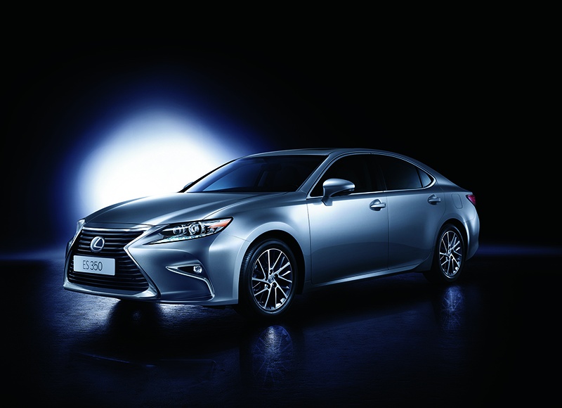 Lexus ES350 the he moi ve Viet Nam, gia tu 2,7 ty dong hinh anh