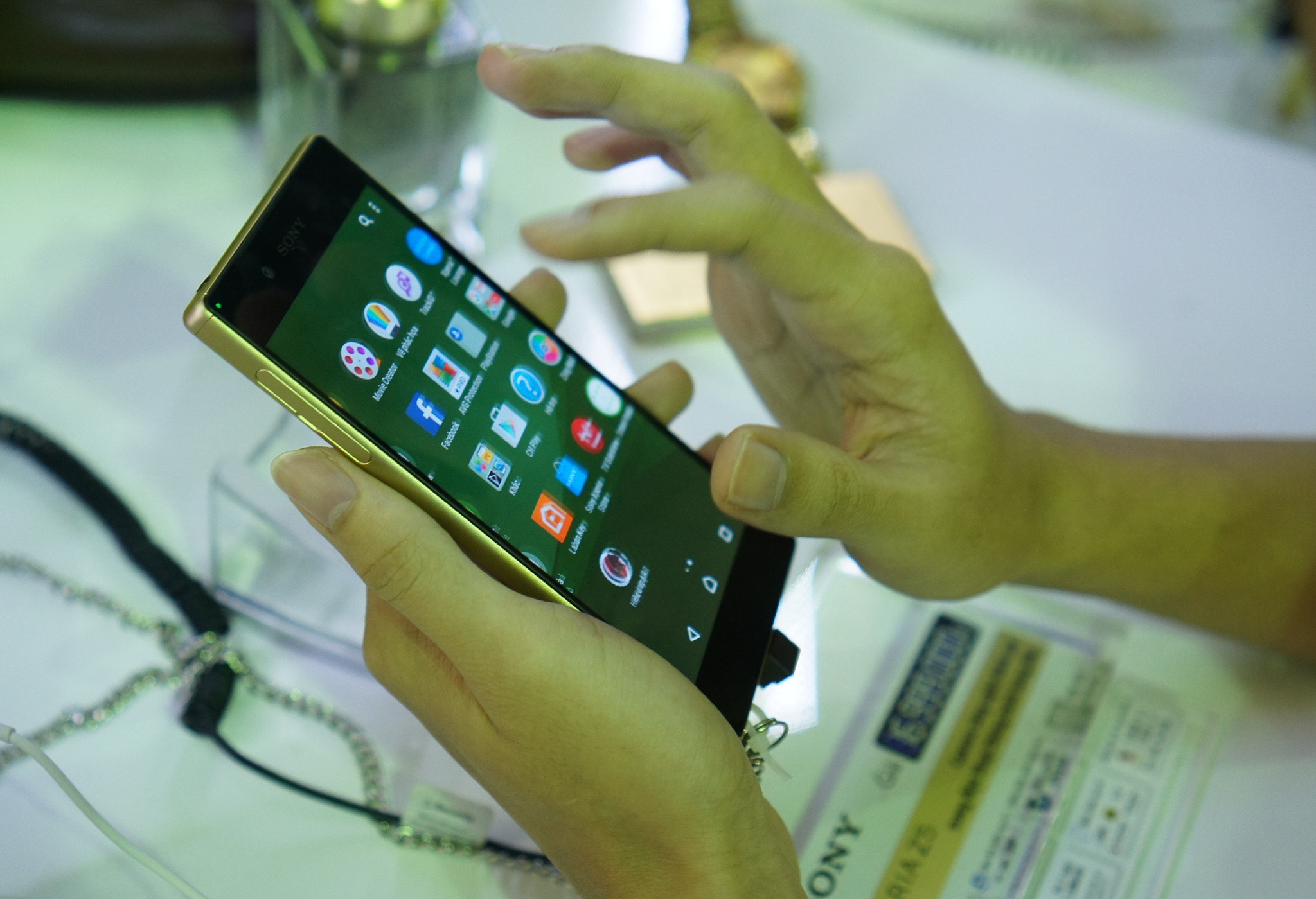 Sony dem bo san pham Xperia Z5 den Ha Noi hinh anh