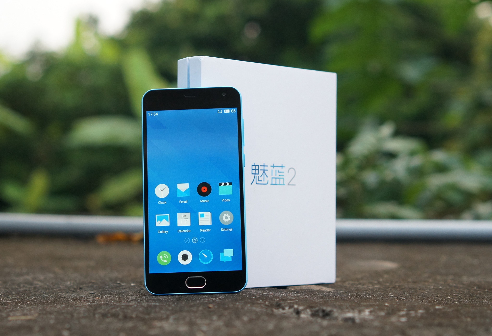 Mo hop Meizu M2 - smartphone cau hinh tot gia 2,5 trieu hinh anh
